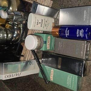♡BRAND NEW ♡ Lux Skincare Worth Over $450!! Also Comes With High End Freebies!!